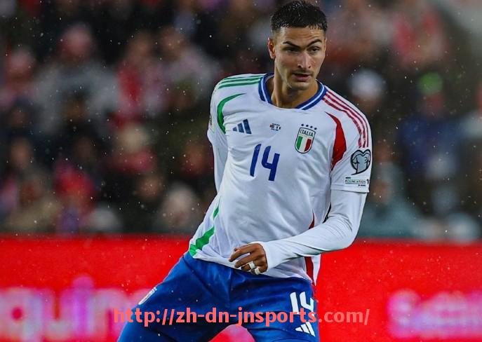 JN江南体育-英超红色球衣俱乐部大全及球衣设计对比