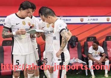 JN江南体育-2025年法甲球员转会市场动态与重点球员介绍